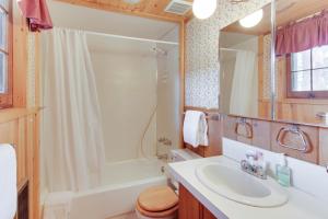 Avery West Shore Cabin