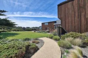 Vista del Mar - Westport