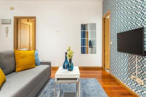 Waou Anton Martin II - Alquiler Corta Duración