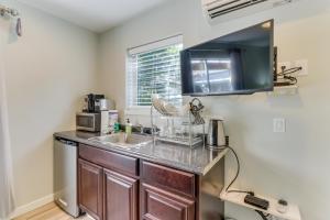 Mercer Island- Mt Saint Helens Room