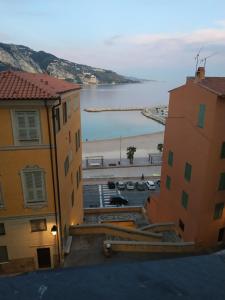 JOLI STUDIO VUE MER, VIEILLE VILLE MENTON