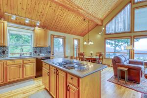 2 Bed 2 Bath Vacation home in Orcas Island