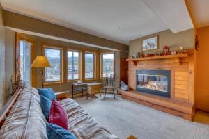 Two Bedroom Apartment  room in Pine Tree Plaza