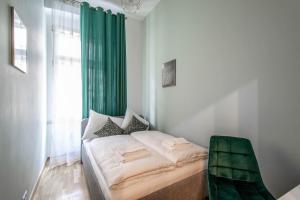 Design 3BDR Apartment in residence, FREE PARKING