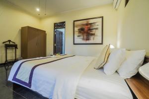 Nyoman Sandi Guest House