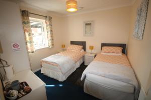 Family Room with Shower room in Red Lion