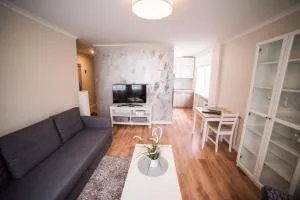 Teatra32 Sunshine Home - Grīva