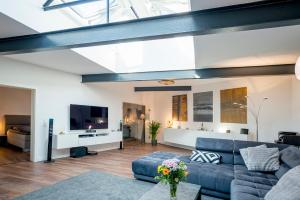 White Lofty und White Studio