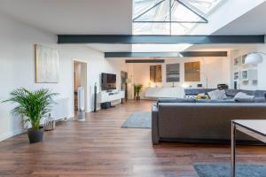 White Lofty und White Studio