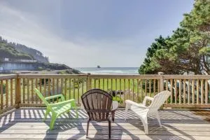 Shoreline Cottage Oceanfront Vacation Rental - Bay City