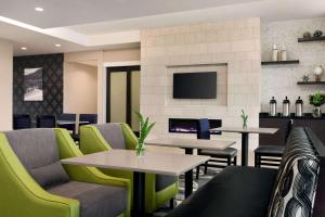 La Quinta Inn & Suites by Wyndham Burlington