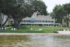 Lakeside Inn on Lake Dora