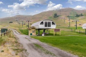 Elkhorn Studio Condo - The Clocktower