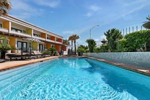 One Bedroom Apartment room in Shimmy Shimmy Cocco Pop