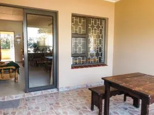 MAMA MIA COTTAGES OSLO BEACH - Port Shepstone