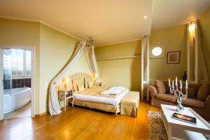 Hotels Chateau-Hotel De Belmesnil : photos des chambres