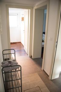 Spacious apartment with garden and free parking