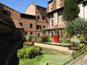 Appartements Appartement dans le cloitre Saint Salvy a Albi. : photos des chambres