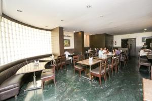 Hotel Lucky Goregaon