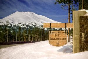 Sisters Tollgate Retreat with Hot Tub & WiFi