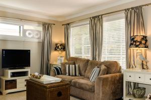 La Jolla Cottage Cozy & Charming Cottage w a Private Patio - Just Steps from the Beach