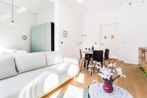 Deluxe MTP Apartments Matejki by Noclegi Renters