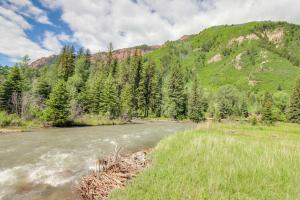 The Cabins at Filoha Meadows
