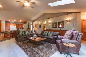 Conifer Lane 01 | Discover Sunriver