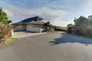 Beach Hideaway - باندون