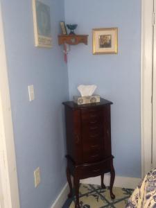 Queen Room with Spa Bath room in Glass Magnolia Bed & Breakfast