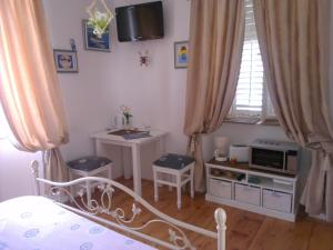 Romantic Studio Old Dinka - with Garden