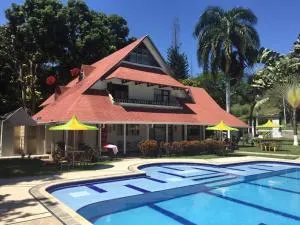 Finca Hotel Pinares - 拉平塔达