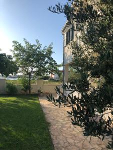 Villa Olive Grove Ferienhaus in Kroatien direkt am Meer nahe Zadar und Nin - 4hvězdičkové hotely ve městě Privlaka