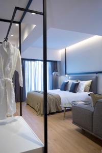 The Alex Monte Kastella, Santikos Collection