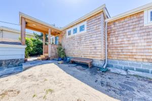 Cheris Oceanfront Getaway