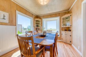 Cheris Oceanfront Getaway