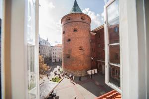 2 level apartments in Old Town