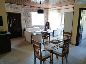 Ktima Nafsika - First-floor luxury apartment in majestic estate