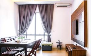 2 Bedroom 2 BATHROOM NEAR SUMWAY PYRAMID