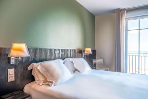 Hotels Les Flots - Hotel et Restaurant face a l'ocean - Chatelaillon-Plage : photos des chambres