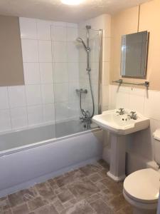 One-Bedroom Apartment room in The Poldark Inn