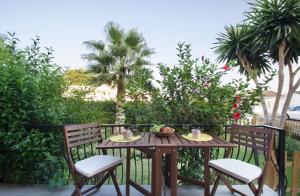 Sunny bungalow with sea view nearby Carihuela Beach