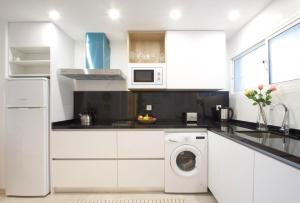 Sunny bungalow with sea view nearby Carihuela Beach