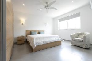 Mellieha Bay Waters Edge No. 160