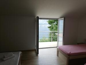 Studio Apartment with Sea View room in Ruža Apartments