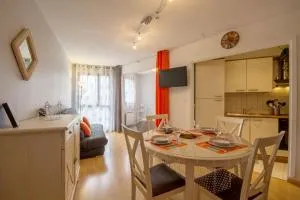 Les pieds dans l eau - 拉尔莫普拉格