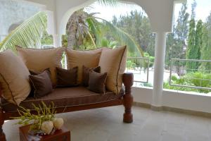 Amani Residence Beverly Suites