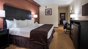 King Room - Non-Smoking room in Best Western Mulberry Hotel
