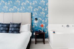 The Bijoux 5-2 No Load Shedding