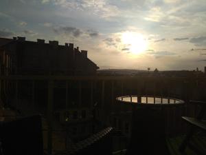 Broadway Center Rooftop View Apartment